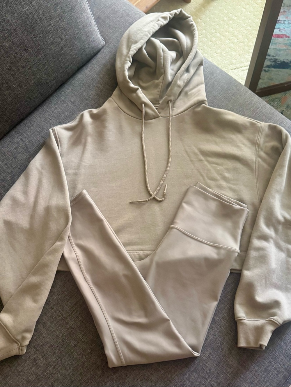 ALO Cropped Hoodie & Airlift Leggings